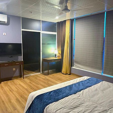 Luxury Apartment In Dha Phase 8, Near Allama Iqbal International Airport 라호르 외부 사진