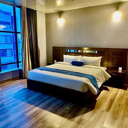Luxury Apartment In Dha Phase 8, Near Allama Iqbal International Airport 라호르 외부 사진