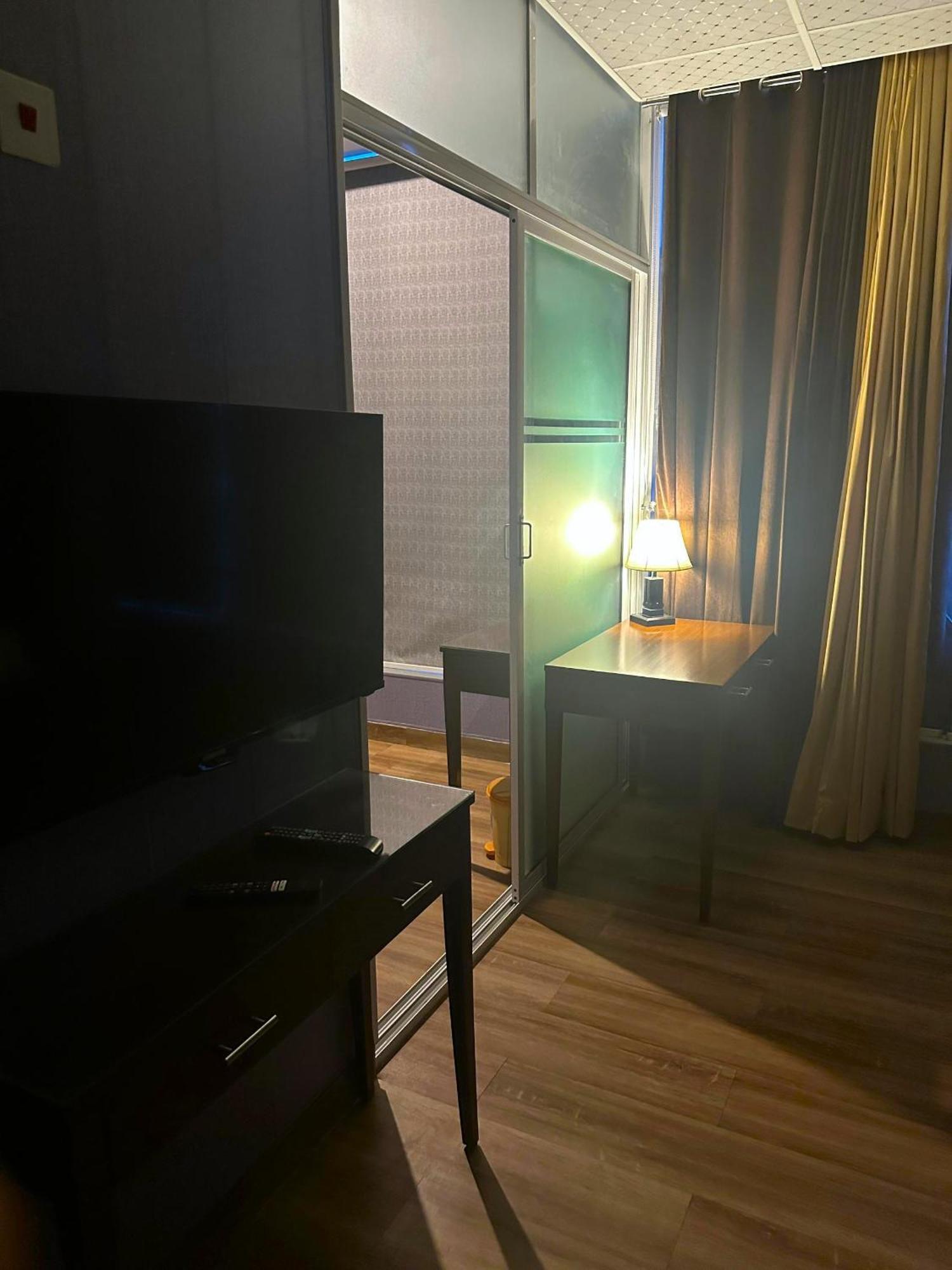 Luxury Apartment In Dha Phase 8, Near Allama Iqbal International Airport 라호르 외부 사진
