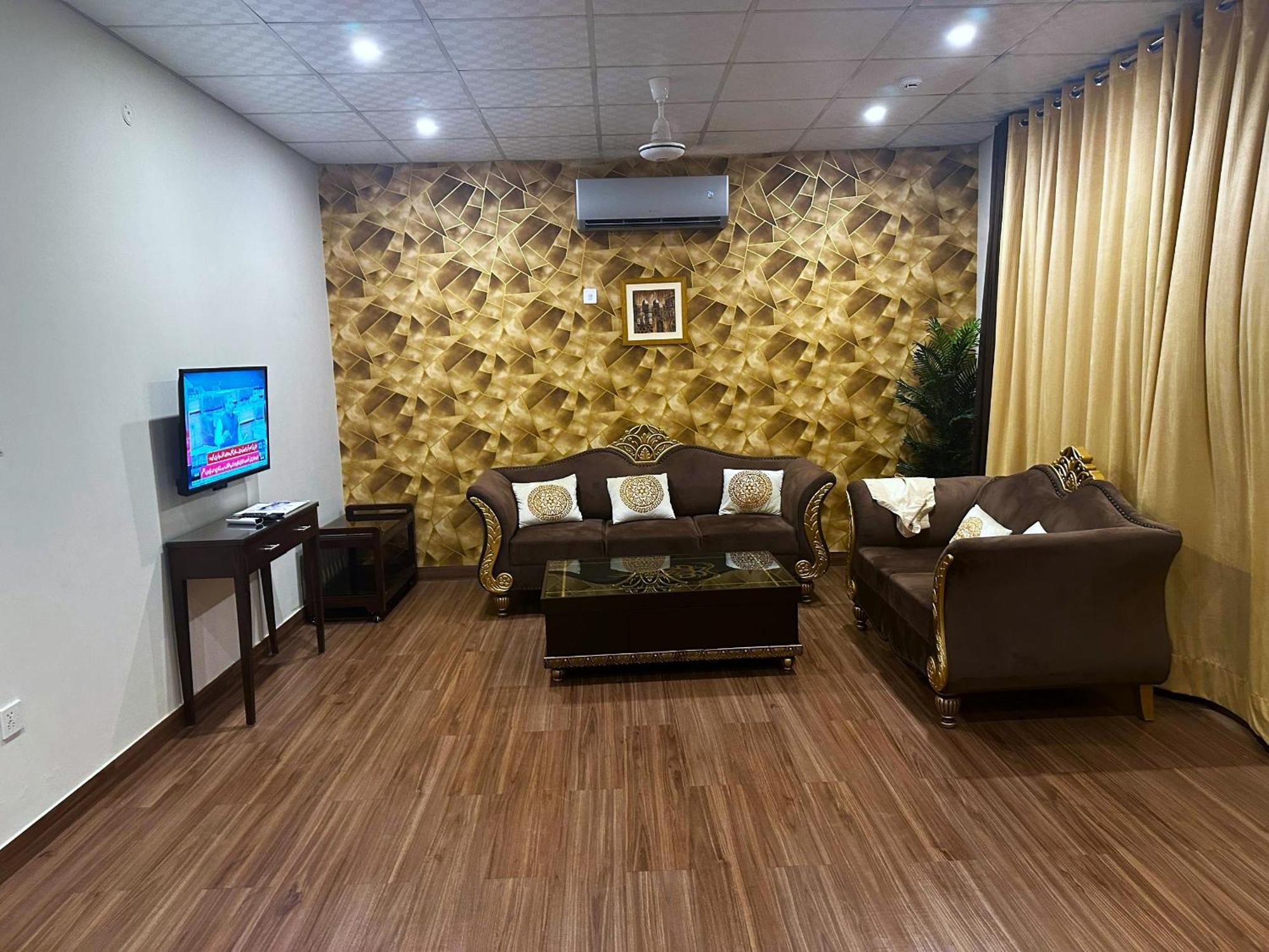Luxury Apartment In Dha Phase 8, Near Allama Iqbal International Airport 라호르 외부 사진